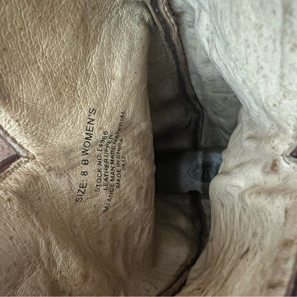 Women's Justin Brown Gold Embroidered Cowboy Boots 8 (fit more like a 7.5) - Picture 13 of 13